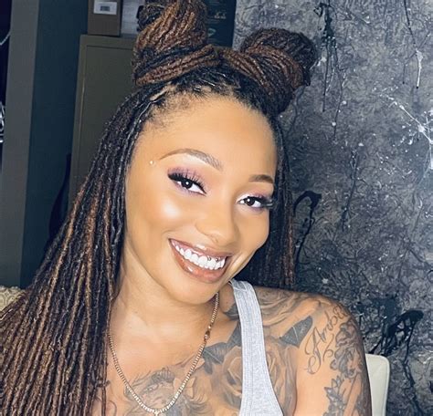 Dutchess Lattimore Bio, Age, Height, Family, Husband, Black Ink。